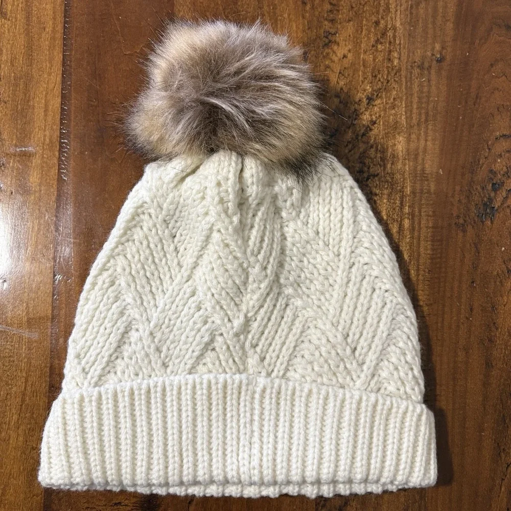 Lot Of 4‎ Northeast Outfitters Beanie Women's One Size Cozy Cabin Snug Fit NEW